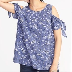 NWT Old Navy Cold Shoulder Tie Sleeve